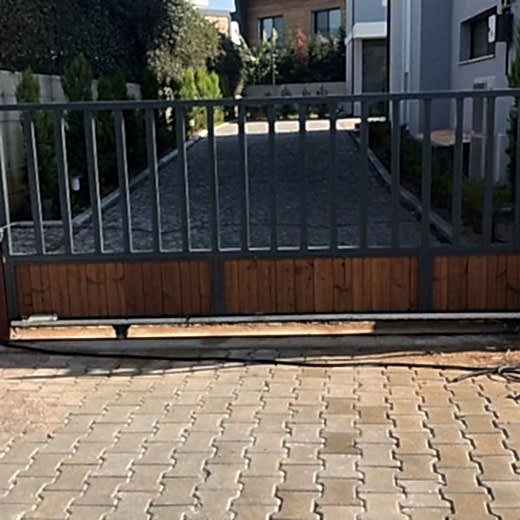 Takay Otomatik Kapı Sistemleri, Modern ve güvenilir otomatik kapı sistemleri.