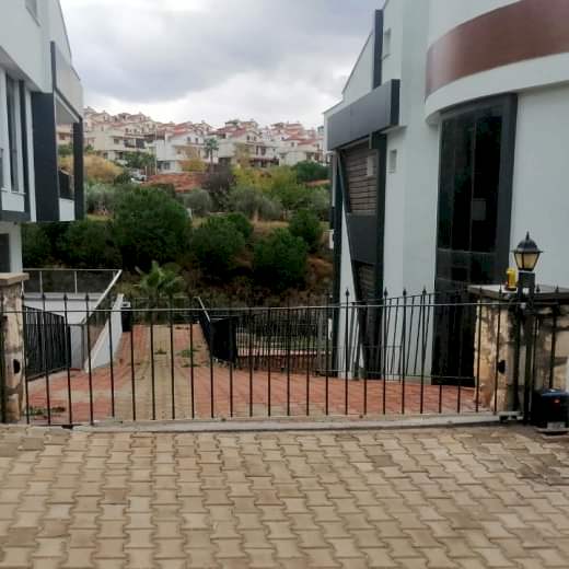 Takay Otomatik Kapı Sistemleri, Modern ve güvenilir otomatik kapı sistemleri.