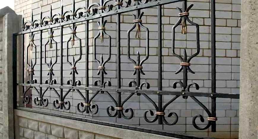 Duvar Üstü Korkuluklar